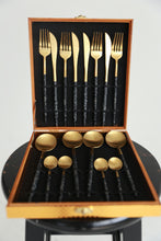 Load image into Gallery viewer, Luxury Cutlery 16 Piece Set
